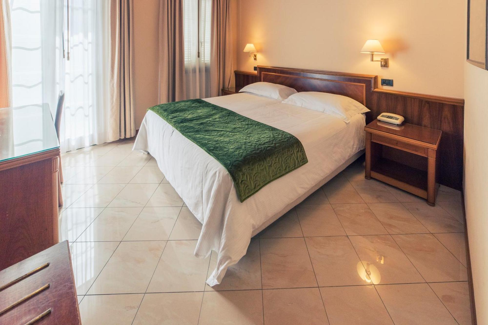מרגוצו Hotel Bettina מראה חיצוני תמונה