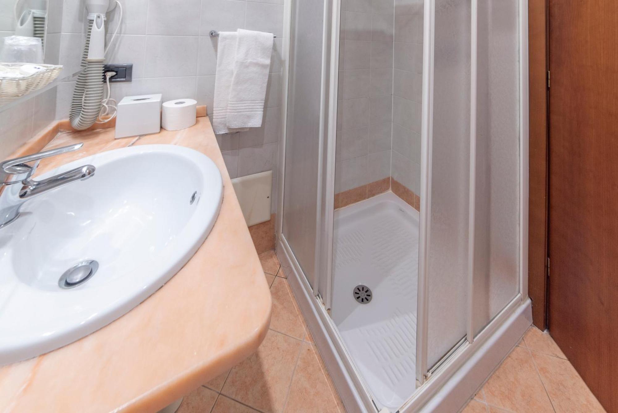 מרגוצו Hotel Bettina מראה חיצוני תמונה