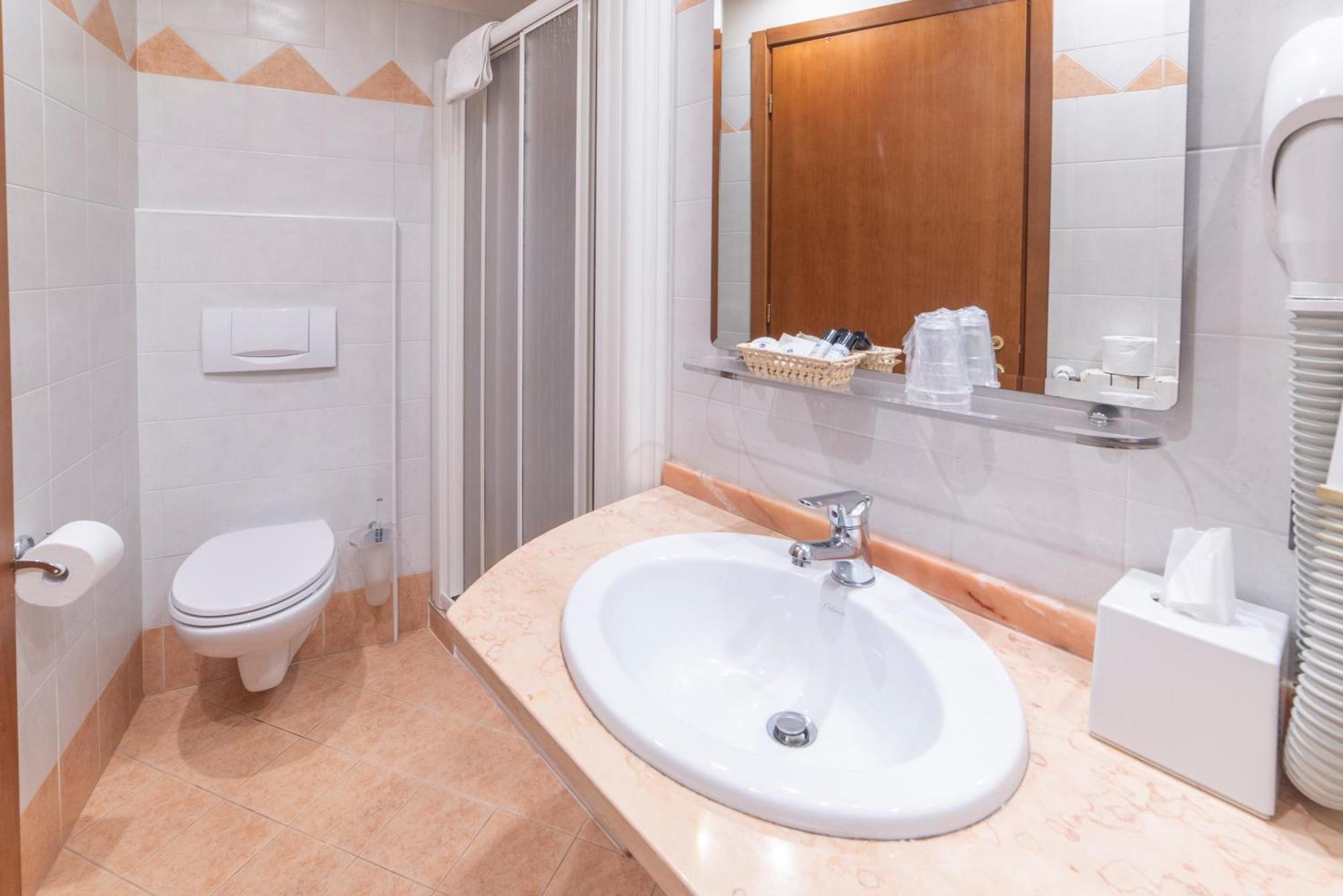 מרגוצו Hotel Bettina מראה חיצוני תמונה